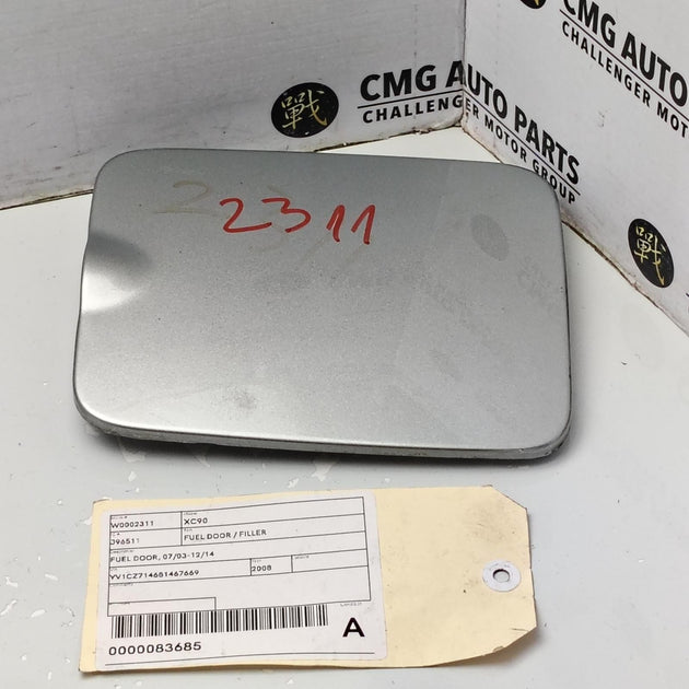 VOLVO XC90 FUEL DOOR / FILLER FUEL DOOR, 07/03-12/14 03 04 05 06 07 08 09 10 11 