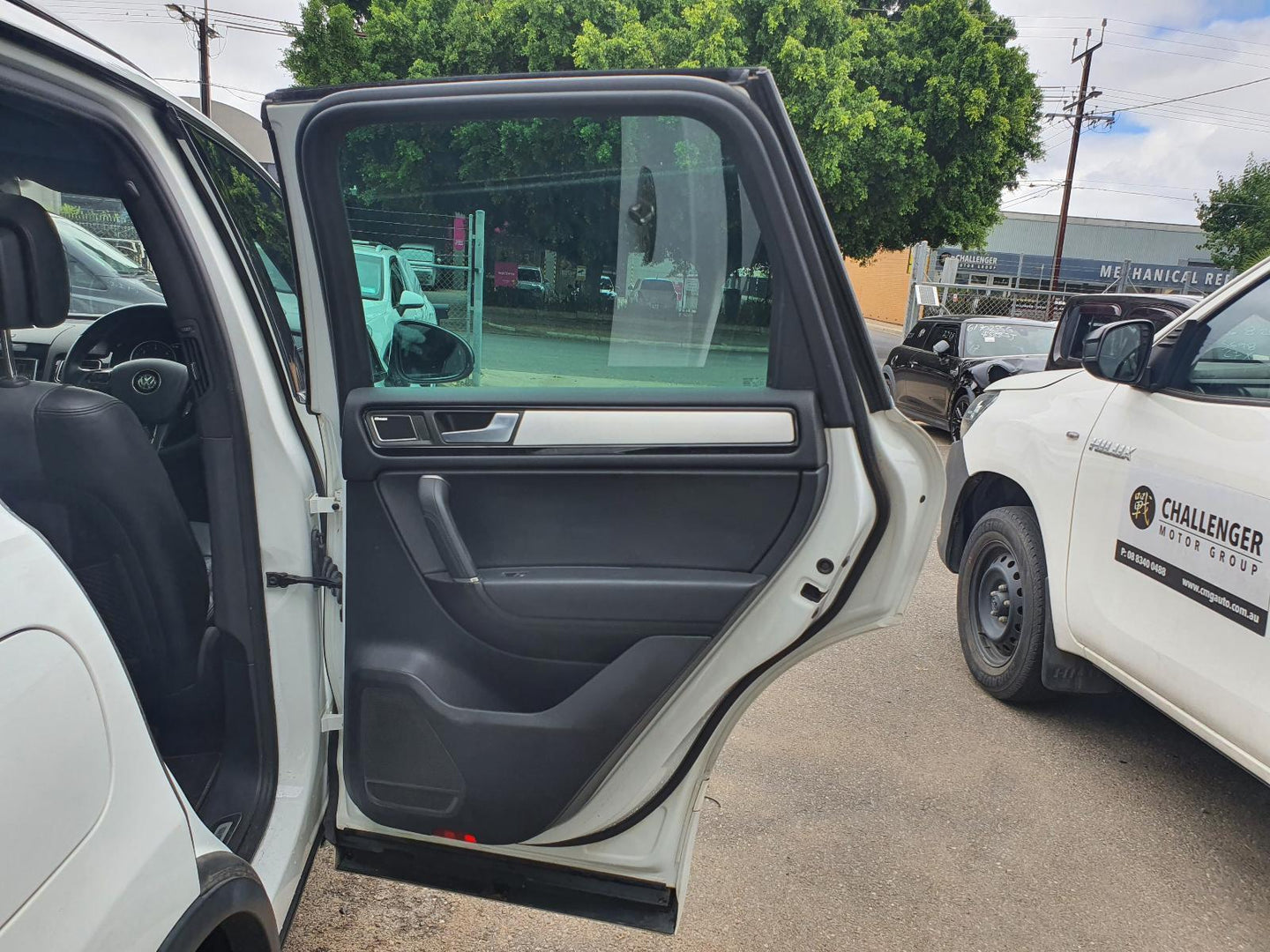 VOLKSWAGEN TOUAREG REAR GARNISH TAILGATE LAMP (LH SIDE), LED TYPE, 7P, 12/10-04/