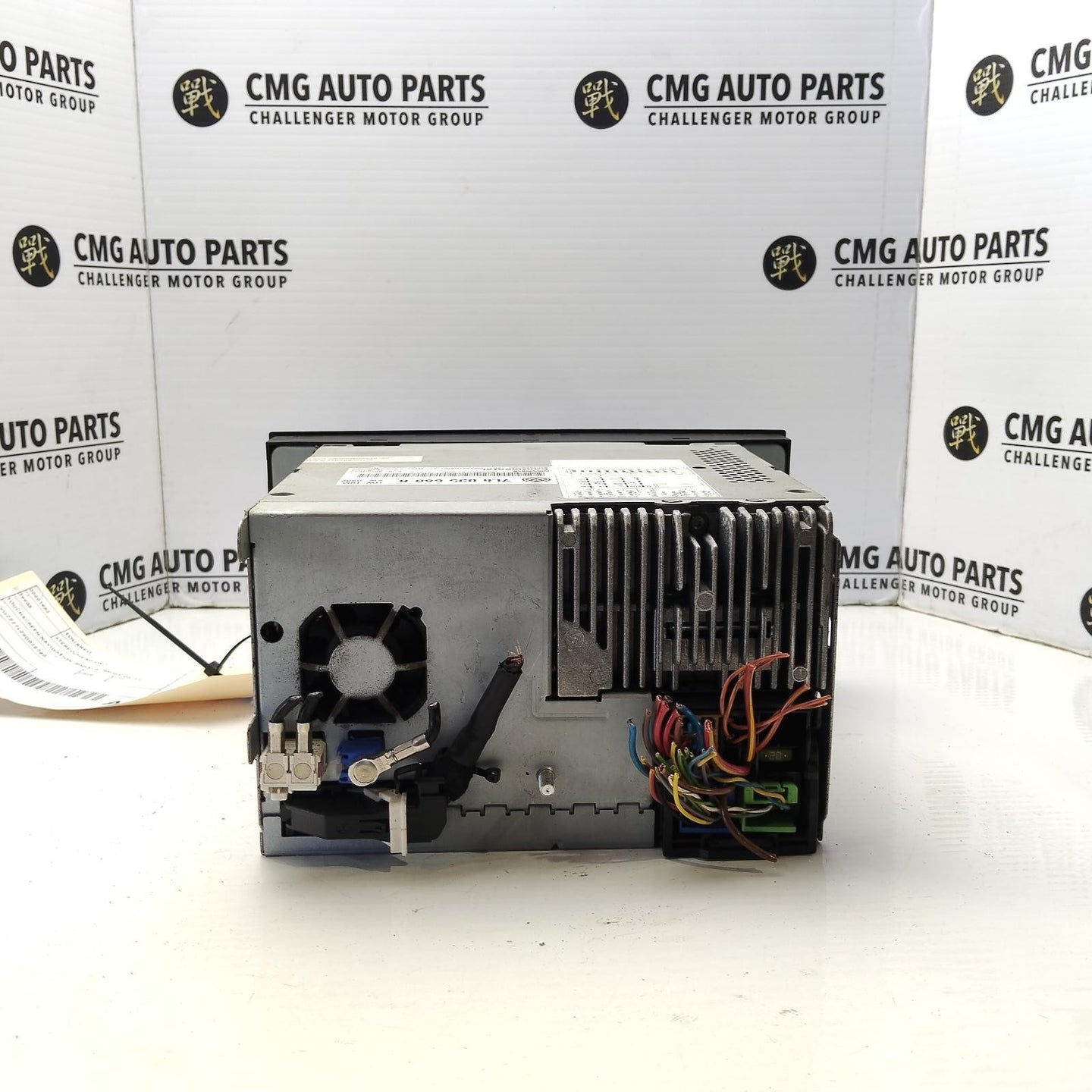 VOLKSWAGEN TOUAREG STEREO/HEAD UNIT T/SCREEN NAVIGATION, PN 7L6035680B 09/03-06/