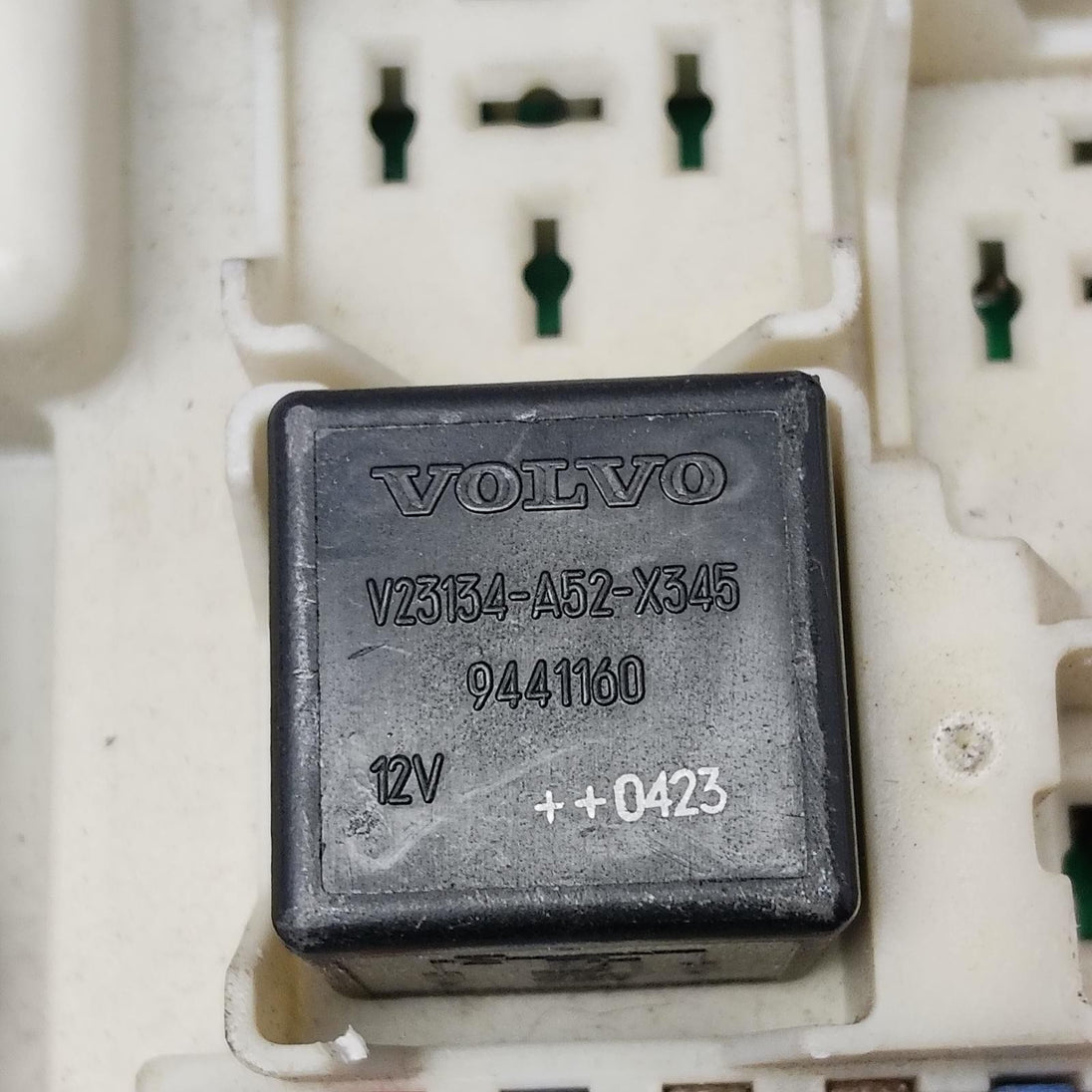 VOLVO V50 FUSE BOX 03/04-08/12 04 05 06 07 08 09 10 11 12