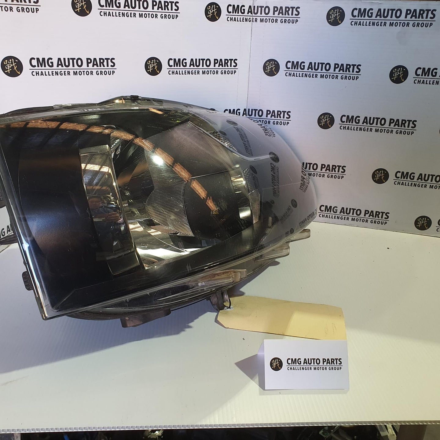 VOLKSWAGEN TRANSPORTER RIGHT HEADLAMP T5, TRANSPORTER, 10/10-06/15 10 11 12 13 1