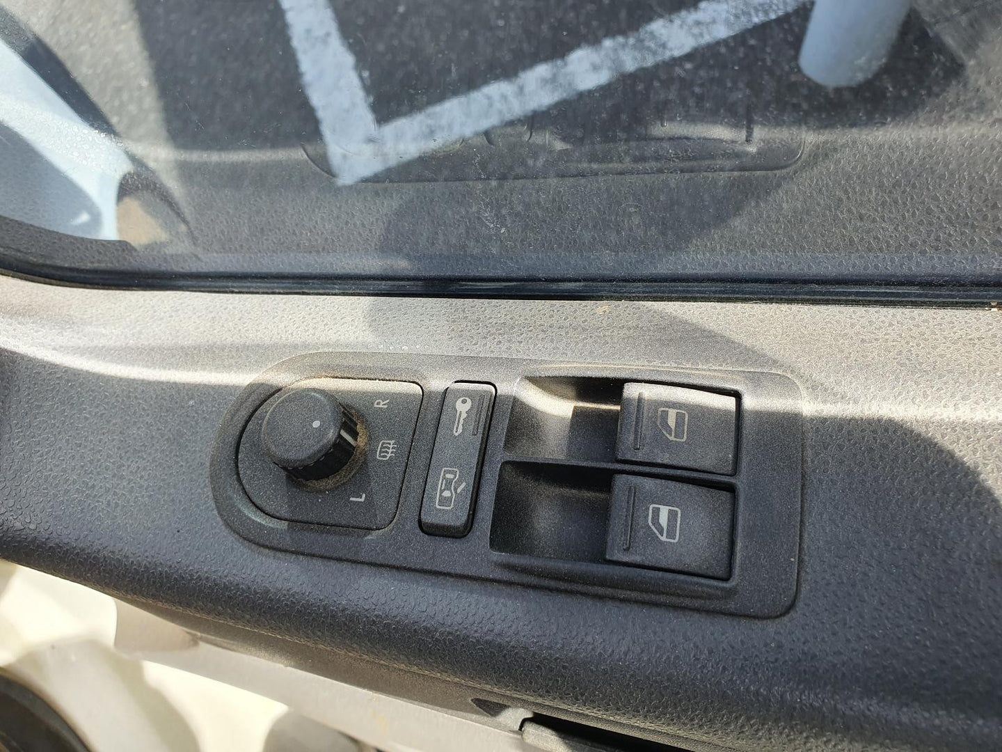 VOLKSWAGEN TRANSPORTER RIGHT FRONT HUB ASSEMBLY T5, 08/04-02/10 04 05 06 07 08 0