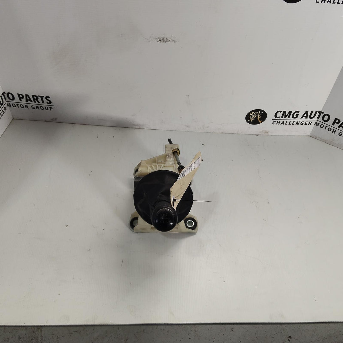 VOLKSWAGEN TRANSPORTER GEAR STICK/SHIFTER MANUAL T/M, T5, 03/10-06/15 10 11 12 1