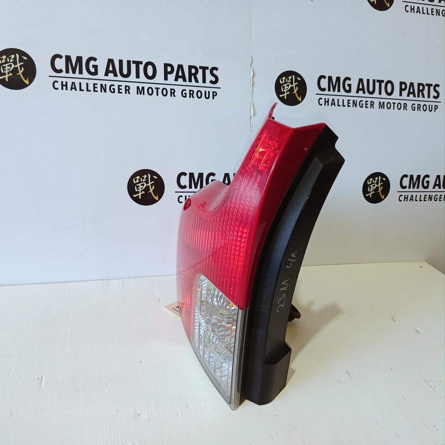 VOLVO XC90 LEFT TAILLIGHT LOWER, SQUARE FLASHER, (STANDARD TYPE) 09/06-12/14 06 