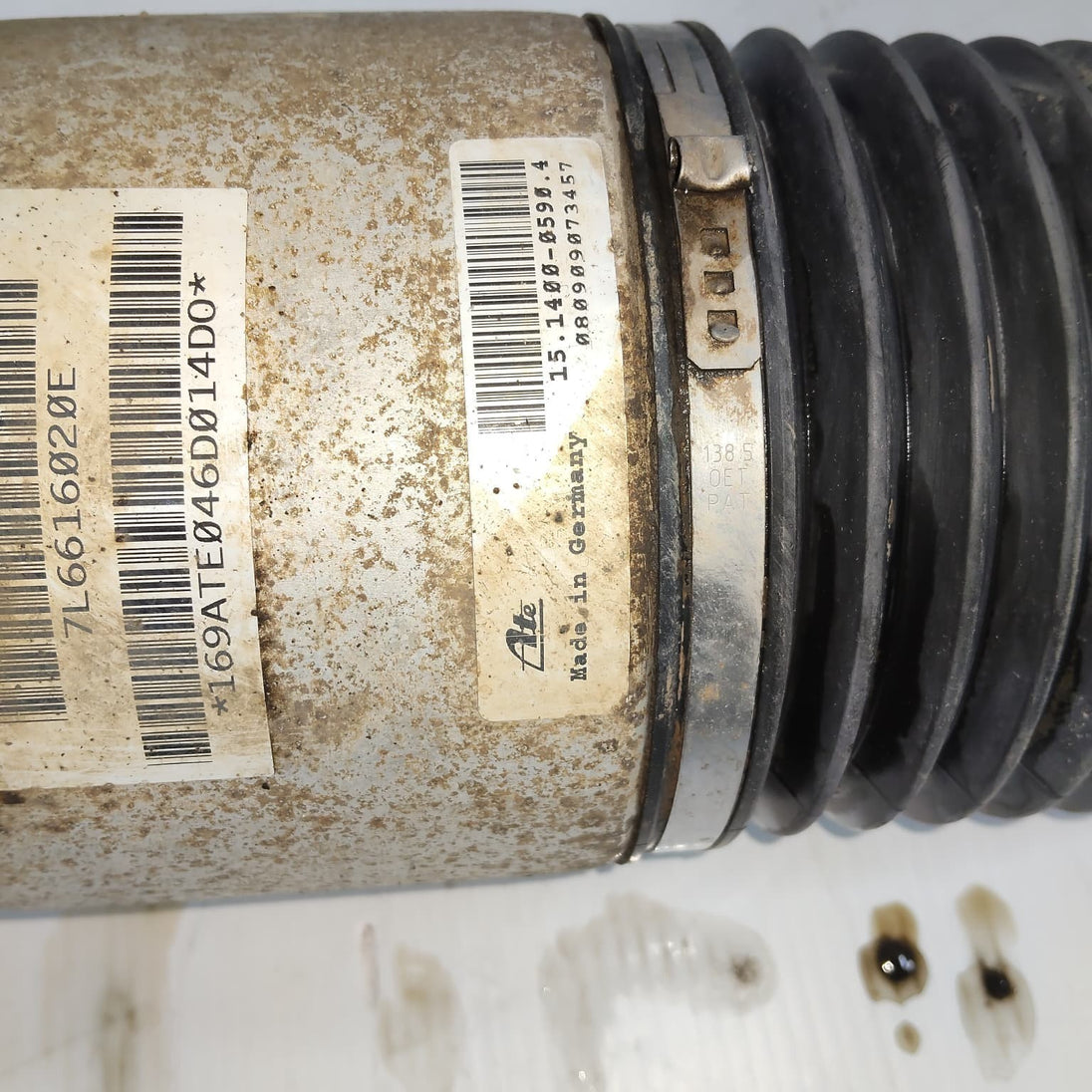 VOLKSWAGEN TOUAREG RIGHT REAR STRUT 7L, AIRBAG TYPE, PN 7L6616020E 09/03-12/10