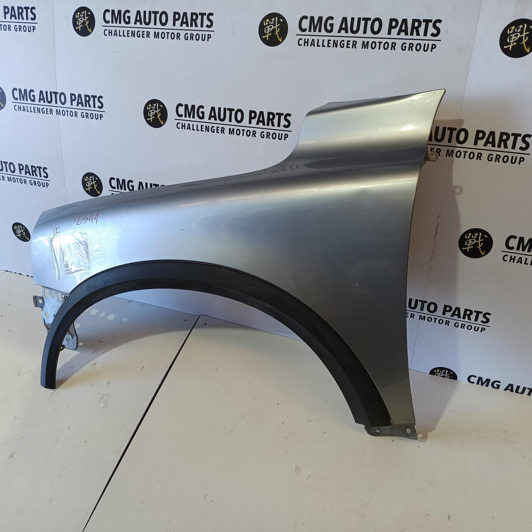 VOLVO XC90 LEFT GUARD 07/03-12/14 03 04 05 06 07 08 09 10 11 12 13 14