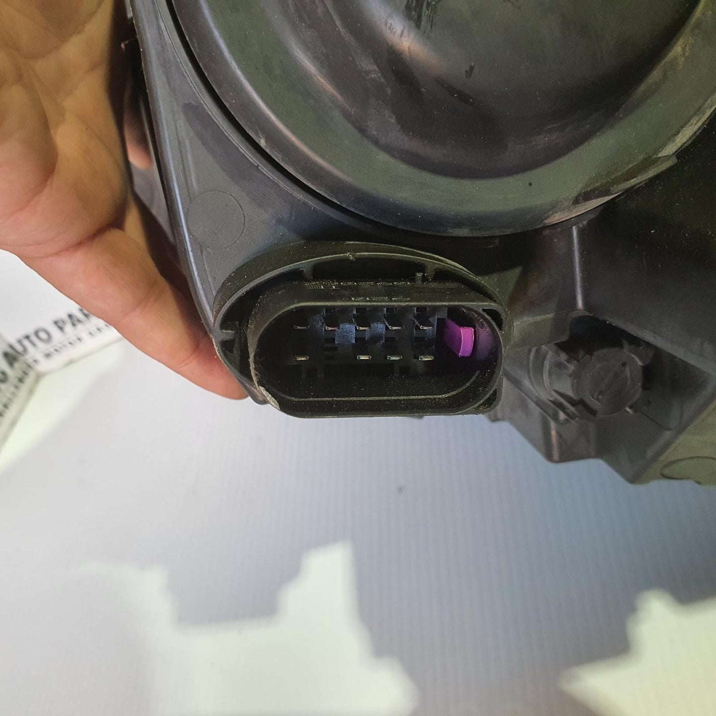 VOLKSWAGEN TRANSPORTER RIGHT HEADLAMP T5, TRANSPORTER, 10/10-06/15 10 11 12 13 1