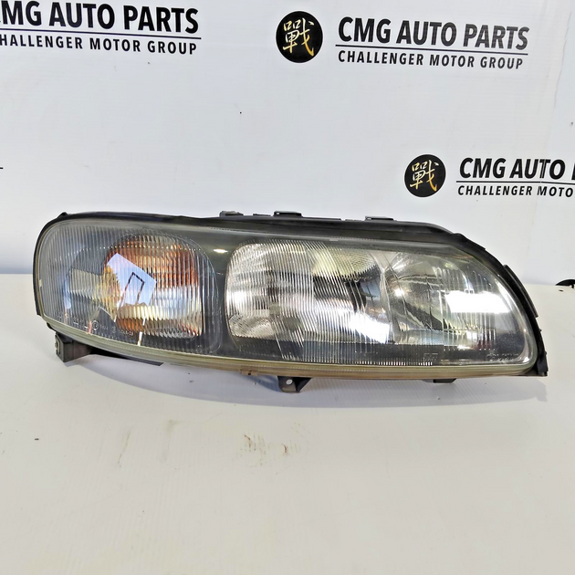VOLVO S70/V70/C70 RIGHT HEADLAMP V70 XC (YV1SZ), HALOGEN TYPE, 8620691, 01