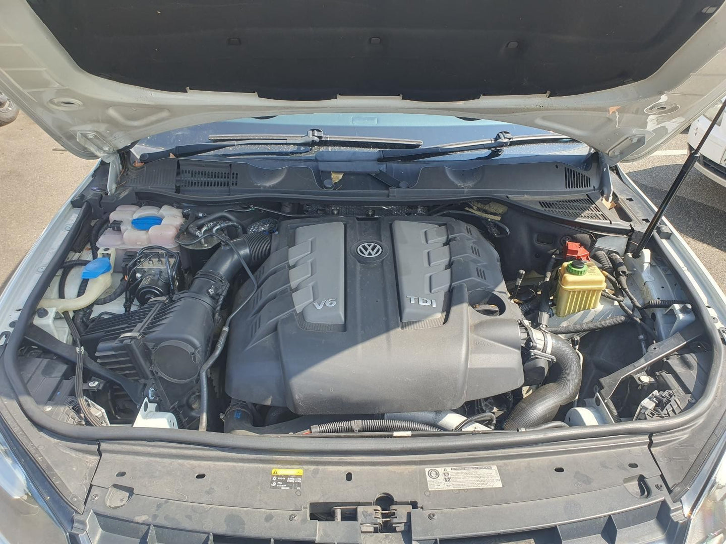 VOLKSWAGEN TOUAREG REAR GARNISH TAILGATE LAMP (RH SIDE), NON LED TYPE, 7P, 12/10