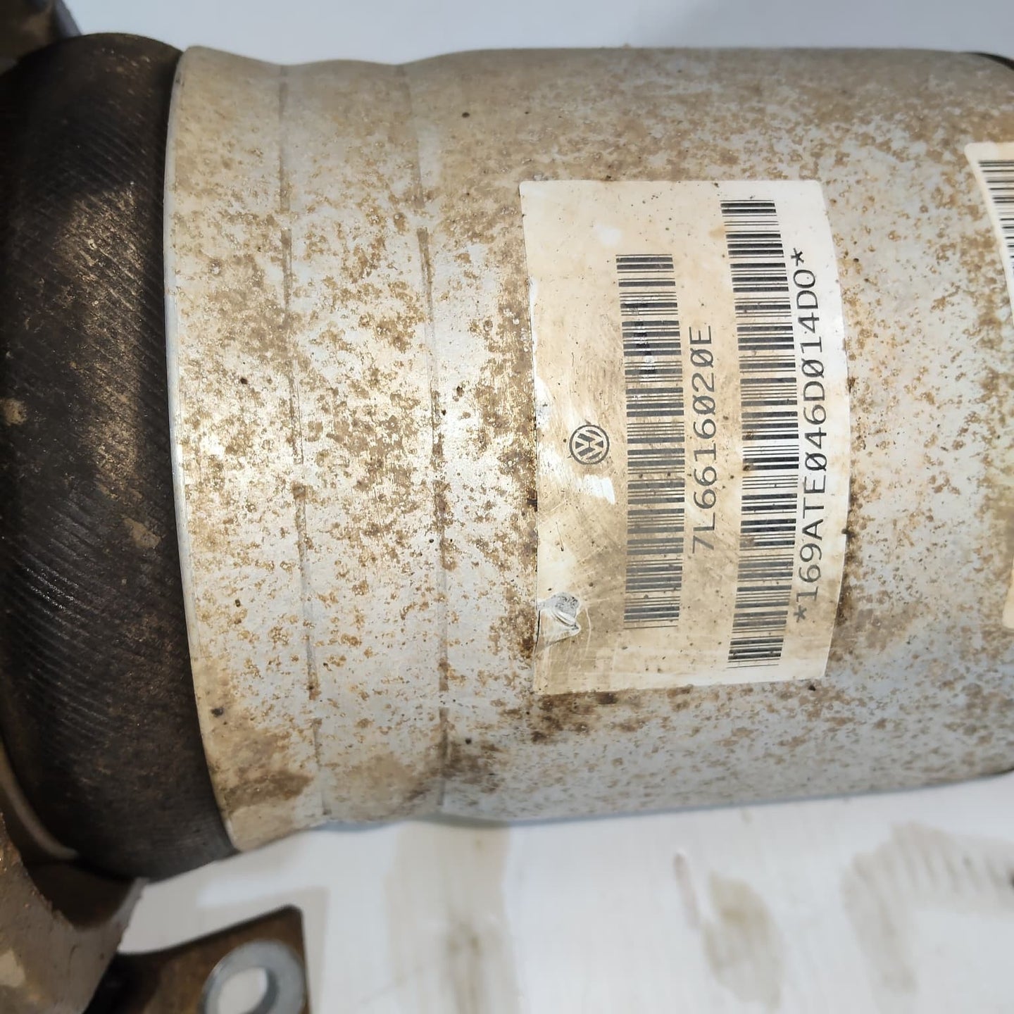 VOLKSWAGEN TOUAREG RIGHT REAR STRUT 7L, AIRBAG TYPE, PN 7L6616020E 09/03-12/10