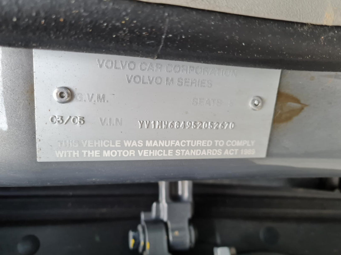 VOLVO V50 IGNITION W/ KEY 03/04-08/12 04 05 06 07 08 09 10 11 12