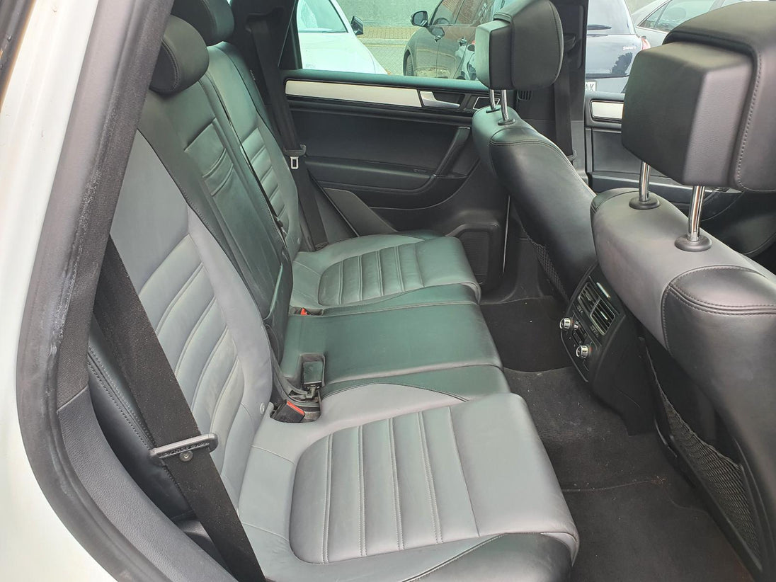 VOLKSWAGEN TOUAREG RIGHT A/ BAG KNEE, 7P, 12/10-04/18 10 11 12 13 14 15 16 17 18