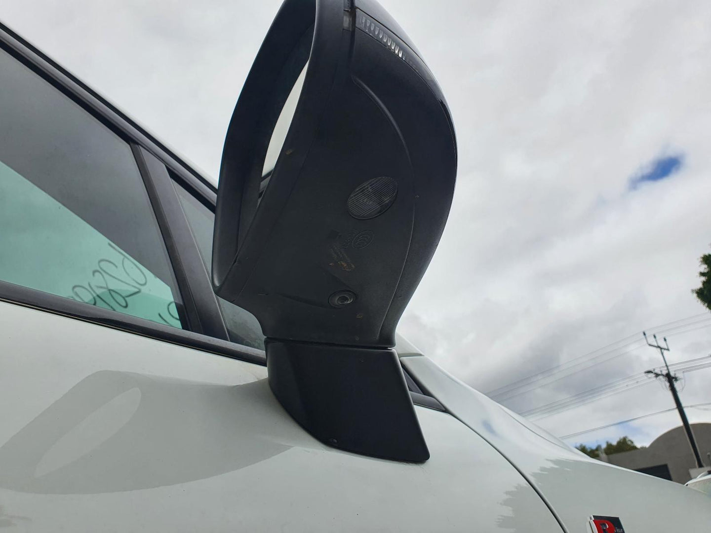VOLKSWAGEN TOUAREG RIGHT DOOR MIRROR 7P, W/ MEMORY, CAMERA &amp; LANE CHANGE ASS