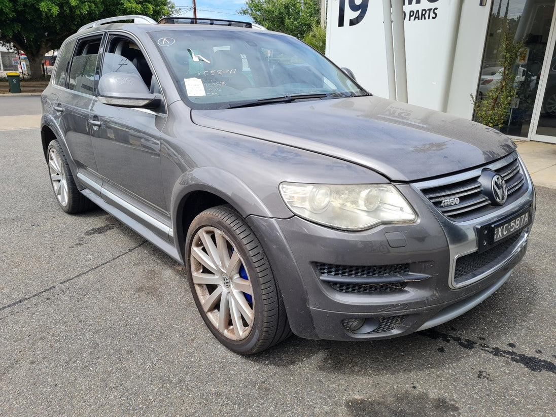 VOLKSWAGEN TOUAREG RIGHT FRONT DOOR WINDOW 7L, 09/03-12/10 03 04 05 06 07 08 09 