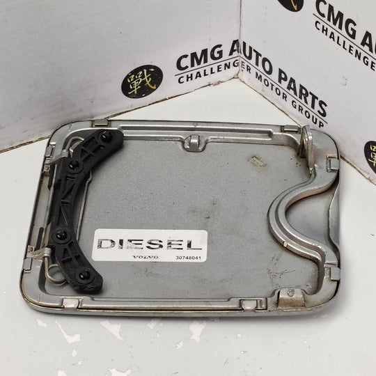 VOLVO XC90 FUEL DOOR / FILLER FUEL DOOR, 07/03-12/14 03 04 05 06 07 08 09 10 11 