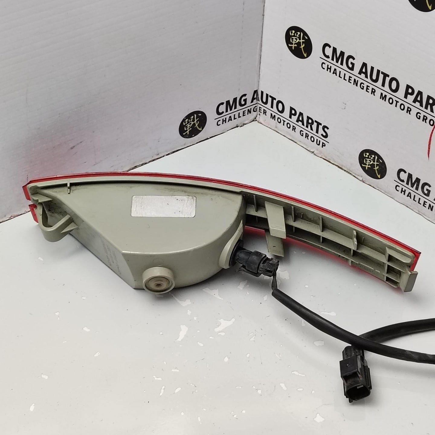 VOLVO XC90 RIGHT TAILLIGHT BUMPER REFLECTOR, 07/03-12/14 03 04 05 06 07 08 09 10