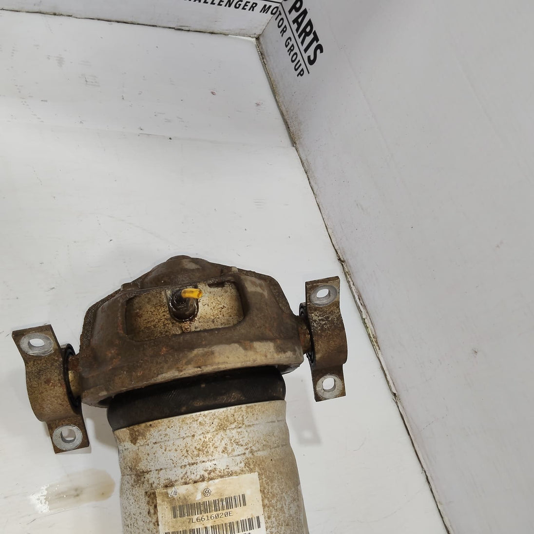 VOLKSWAGEN TOUAREG RIGHT REAR STRUT 7L, AIRBAG TYPE, PN 7L6616020E 09/03-12/10