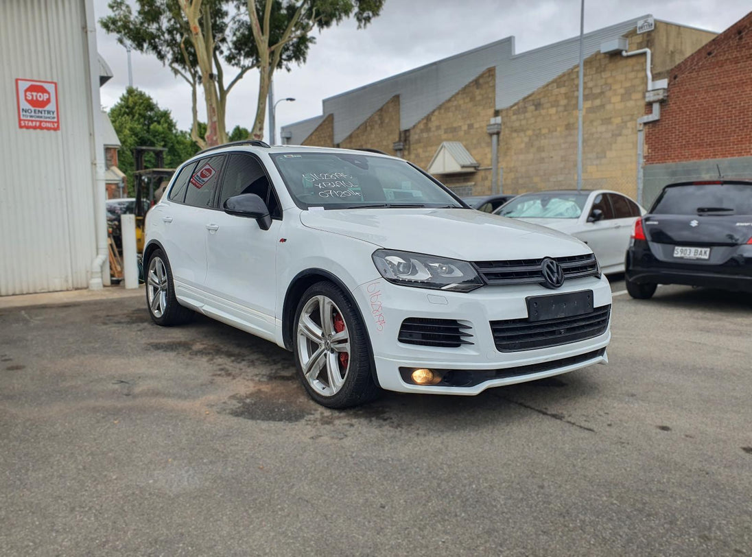 VOLKSWAGEN TOUAREG RIGHT A/ BAG KNEE, 7P, 12/10-04/18 10 11 12 13 14 15 16 17 18