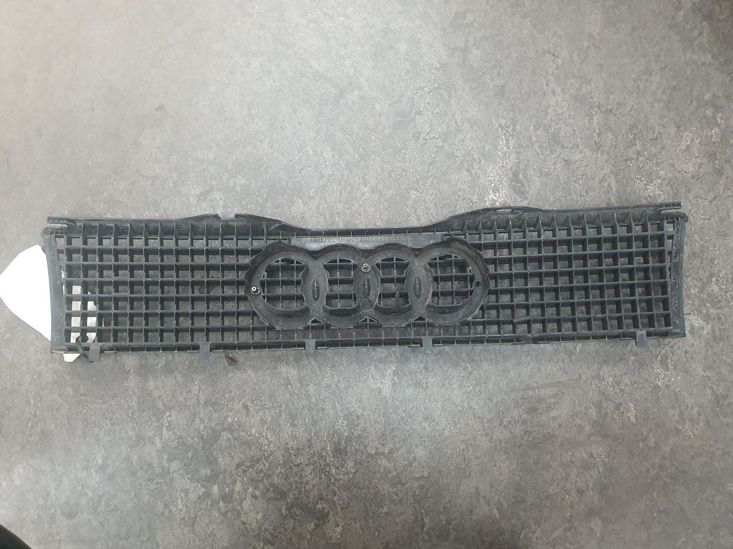 AUDI 80 GRILLE 4DR SEDAN 01/88-07/92 88 89 90 91 92