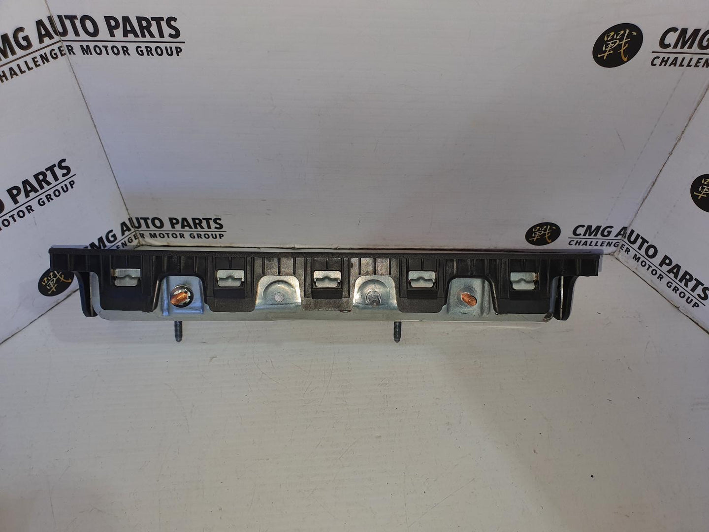 VOLKSWAGEN TOUAREG RIGHT A/ BAG KNEE, 7P, 12/10-04/18 10 11 12 13 14 15 16 17 18