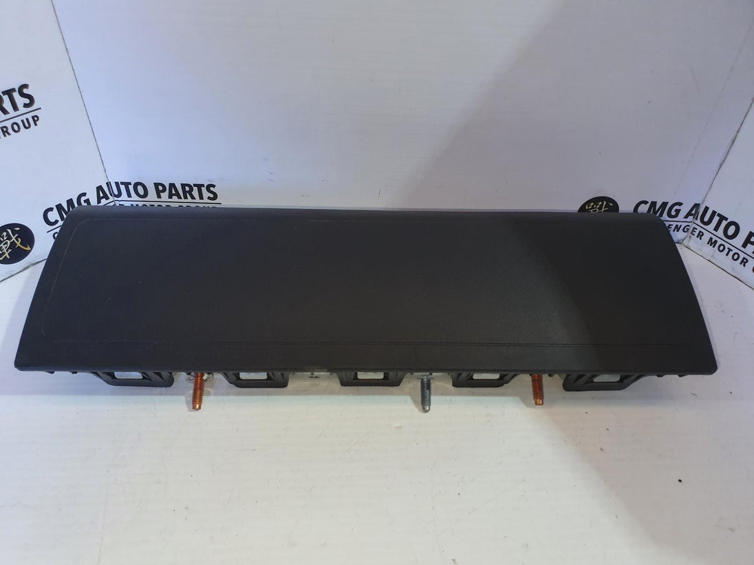 VOLKSWAGEN TOUAREG RIGHT A/ BAG KNEE, 7P, 12/10-04/18 10 11 12 13 14 15 16 17 18