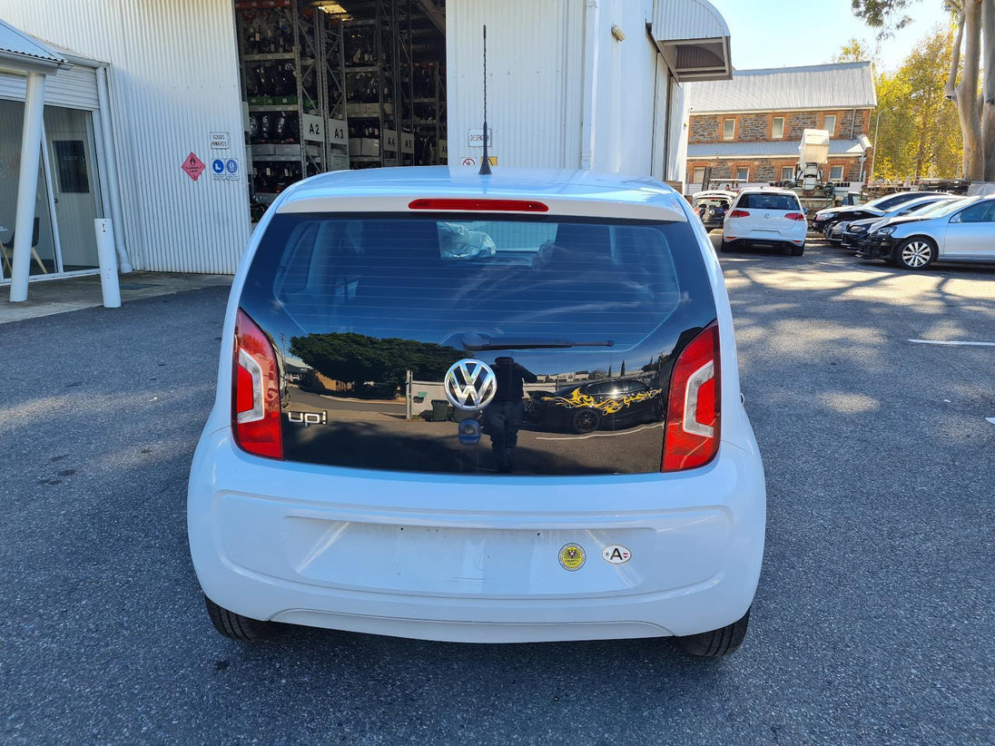 VOLKSWAGEN UP RIGHT TAILLIGHT 12/11-12/14 11 12 13 14