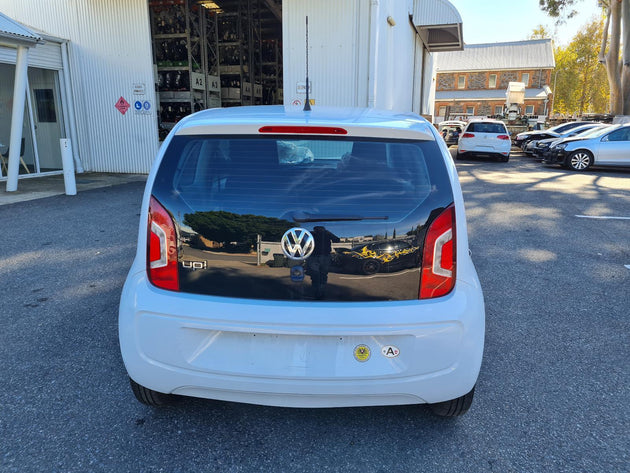 VOLKSWAGEN UP RIGHT TAILLIGHT 12/11-12/14 11 12 13 14