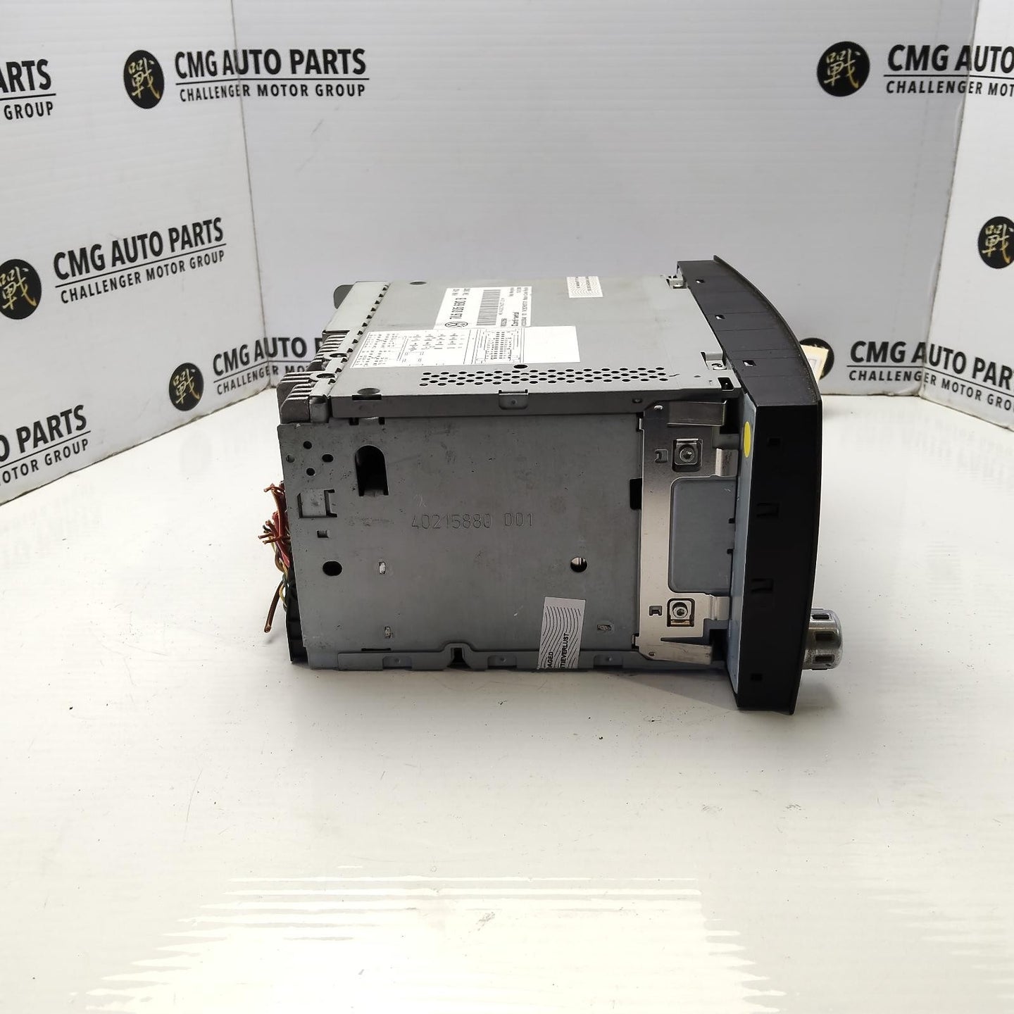 VOLKSWAGEN TOUAREG STEREO/HEAD UNIT T/SCREEN NAVIGATION, PN 7L6035680B 09/03-06/