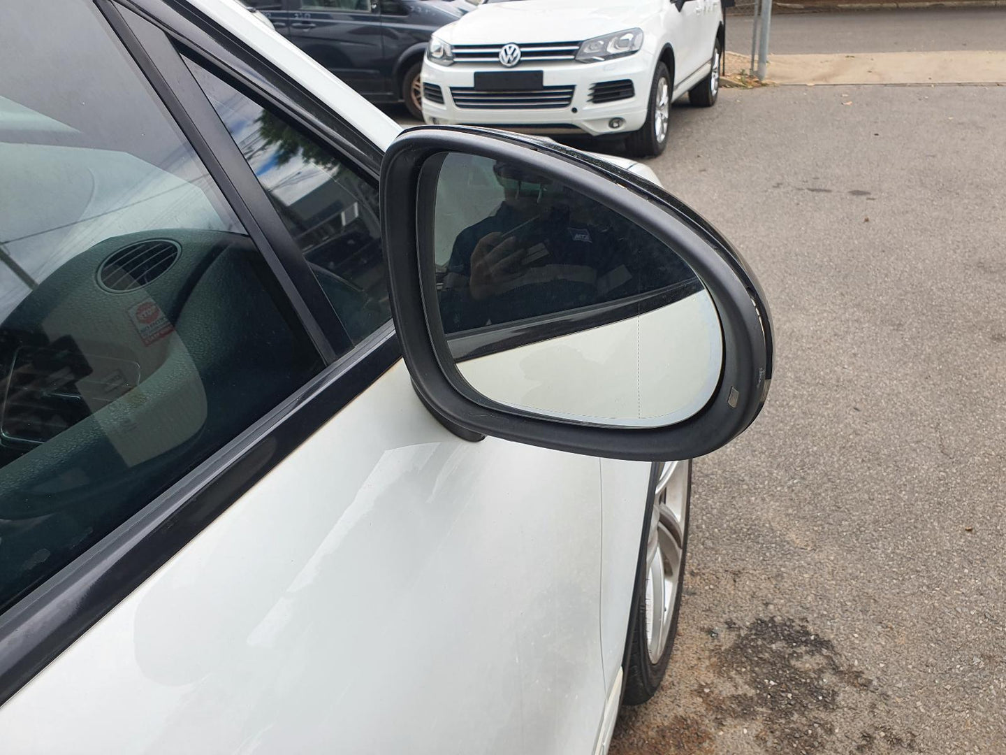 VOLKSWAGEN TOUAREG RIGHT DOOR MIRROR 7P, W/ MEMORY, CAMERA &amp; LANE CHANGE ASS