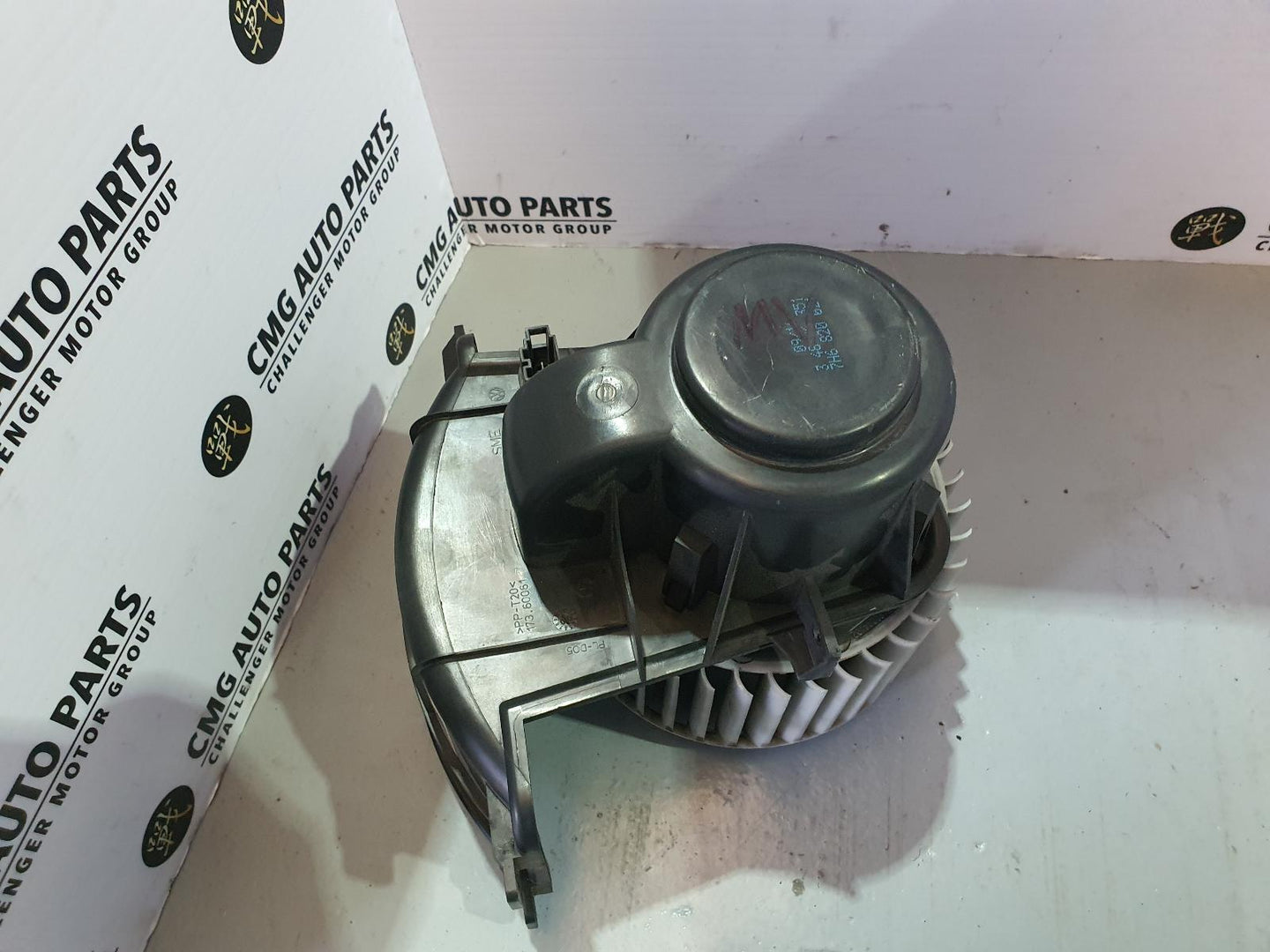 VOLKSWAGEN TRANSPORTER HEATER FAN MOTOR FRONT, T5, 08/04-06/15 04 05 06 07 08 09