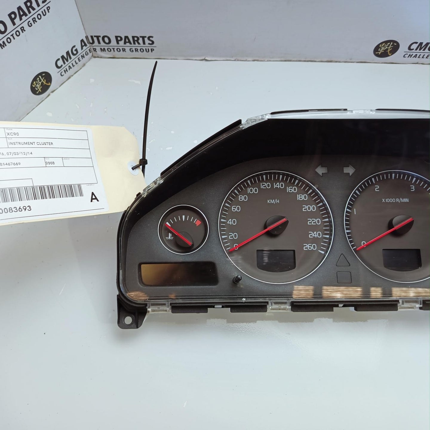 VOLVO XC90 INSTRUMENT CLUSTER P/N 3068.2273, 07/03-12/14 