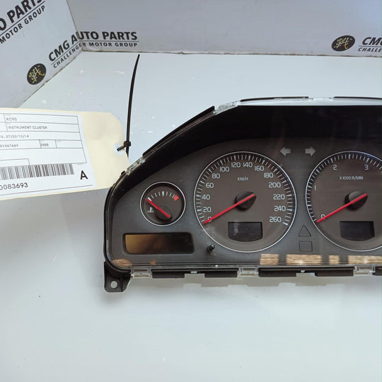 VOLVO XC90 INSTRUMENT CLUSTER P/N 3068.2273, 07/03-12/14 