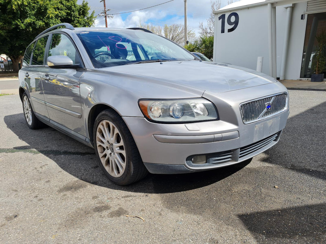 VOLVO V50 RIGHT HEADLAMP XENON (GREY INSERT), AL P/N 0301198674, 03/04-09/07 04 