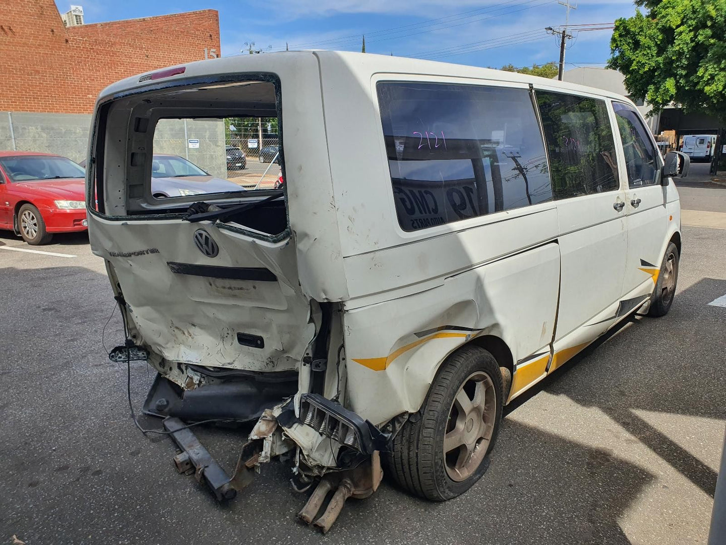 VOLKSWAGEN TRANSPORTER RIGHT FRONT HUB ASSEMBLY T5, 08/04-02/10 04 05 06 07 08 0