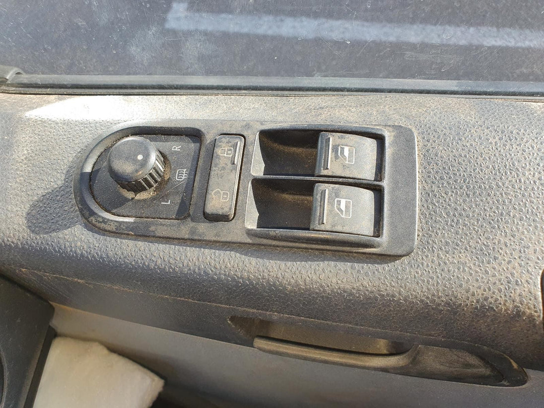 VOLKSWAGEN TRANSPORTER DOOR HANDLE T5, LH REAR, OUTER, 08/04-06/15 04 05 06 07 0