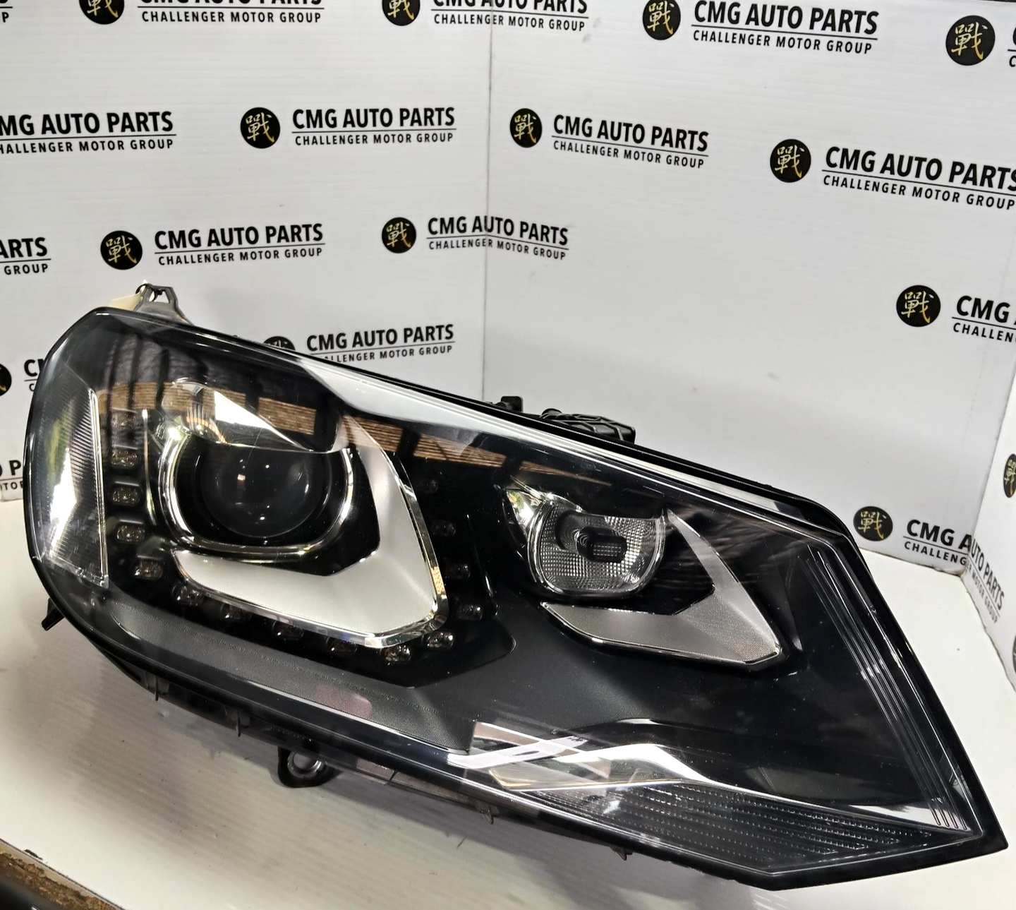 VOLKSWAGEN TOUAREG RIGHT HEADLAMP 7P2941752, XENON, 12/10-07/14 10 11 12 13 14