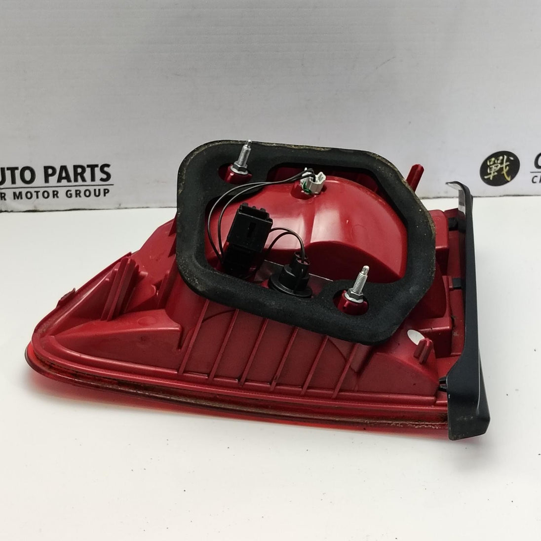 VOLKSWAGEN TOUAREG REAR GARNISH TAILGATE LAMP (LH SIDE), NON LED TYPE, 7P, 12/10