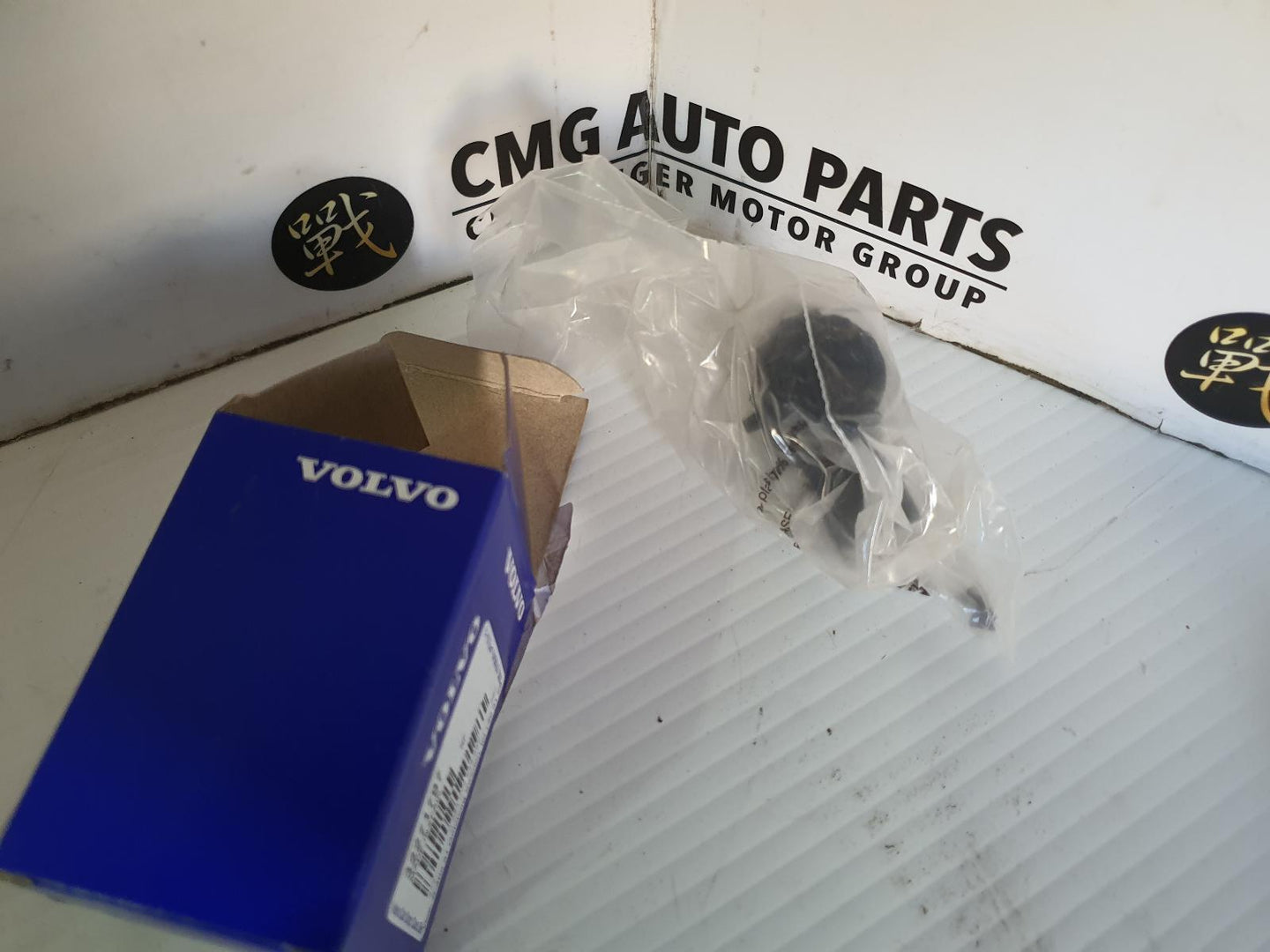 VOLVO XC40 FRONT PARKING SENSOR, 32271797, 02/18- 18 19 20 21 22 23 24 25