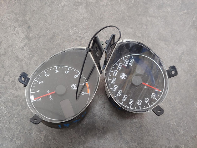 ALFA ROMEO 156 INSTRUMENT CLUSTER 4CYL, AUTO T/M TYPE, TACHO/SPEEDO, 02/99-05/06