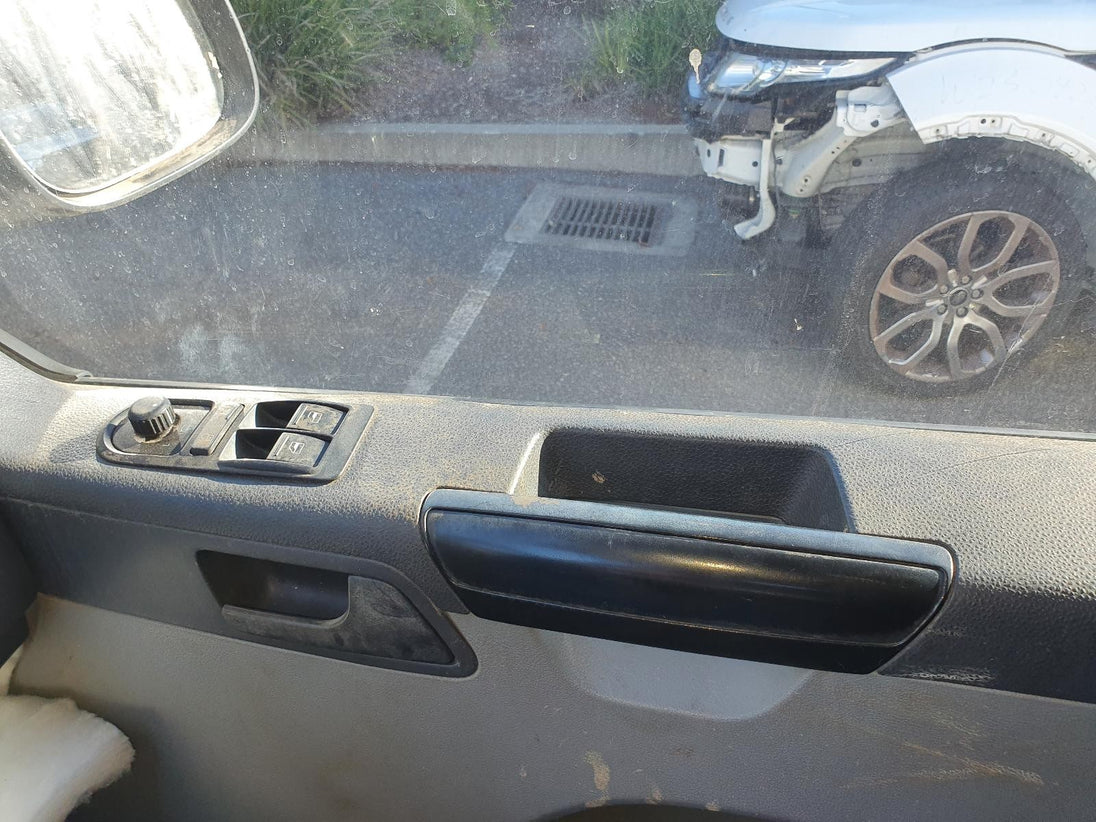 VOLKSWAGEN TRANSPORTER DOOR HANDLE T5, LH REAR, OUTER, 08/04-06/15 04 05 06 07 0