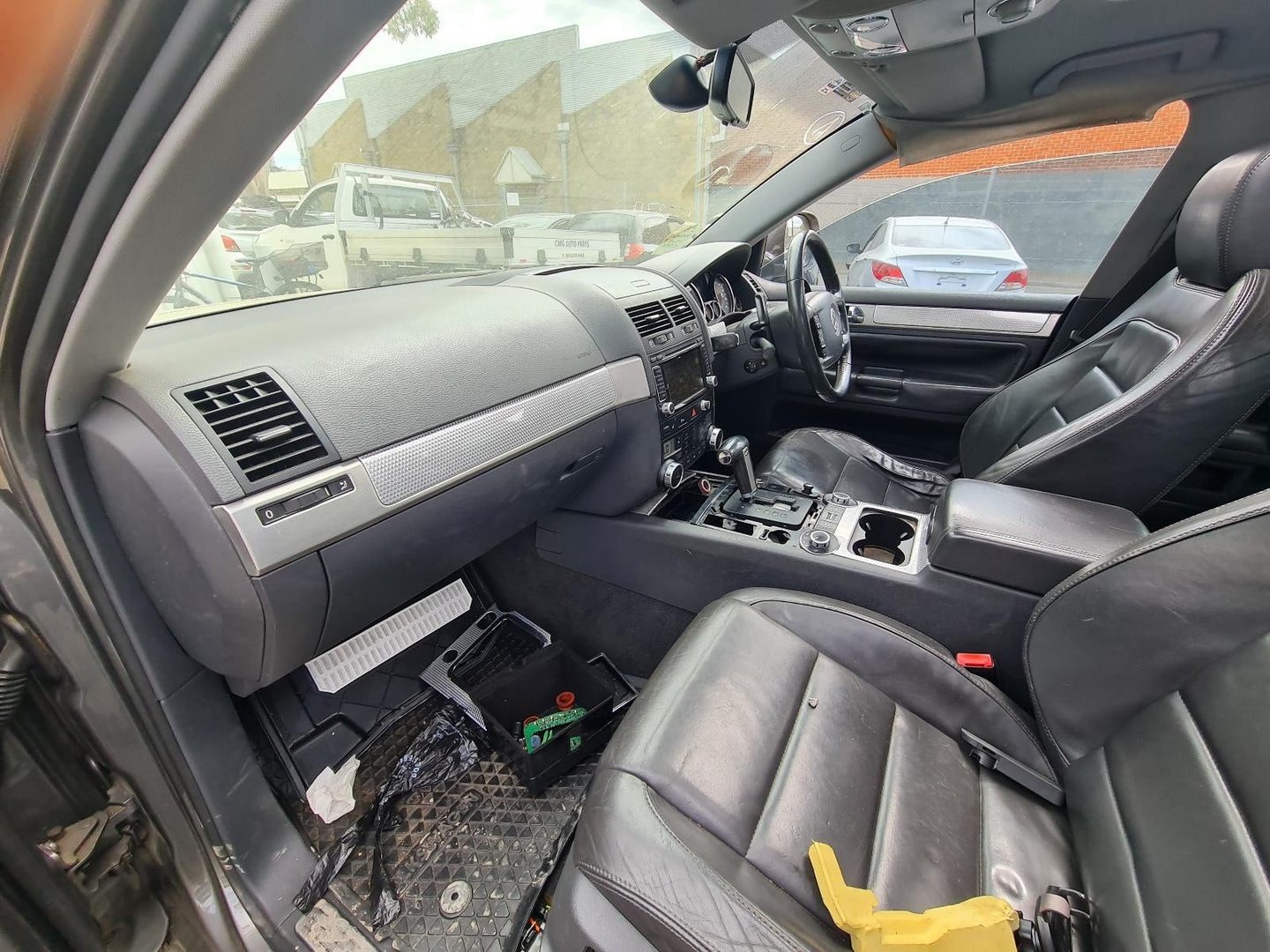 VOLKSWAGEN TOUAREG RIGHT DRIVESHAFT FRONT, DIESEL, 4.9, 7L, 09/04-12/10 04 05 06