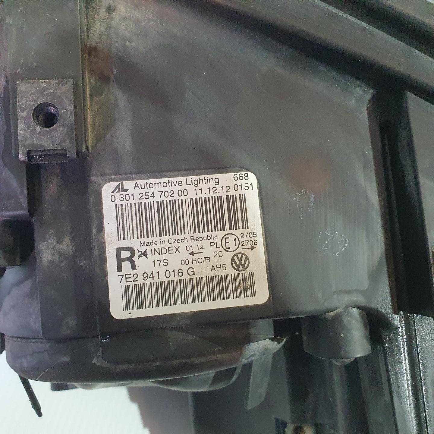 VOLKSWAGEN TRANSPORTER RIGHT HEADLAMP T5, TRANSPORTER, 10/10-06/15 10 11 12 13 1