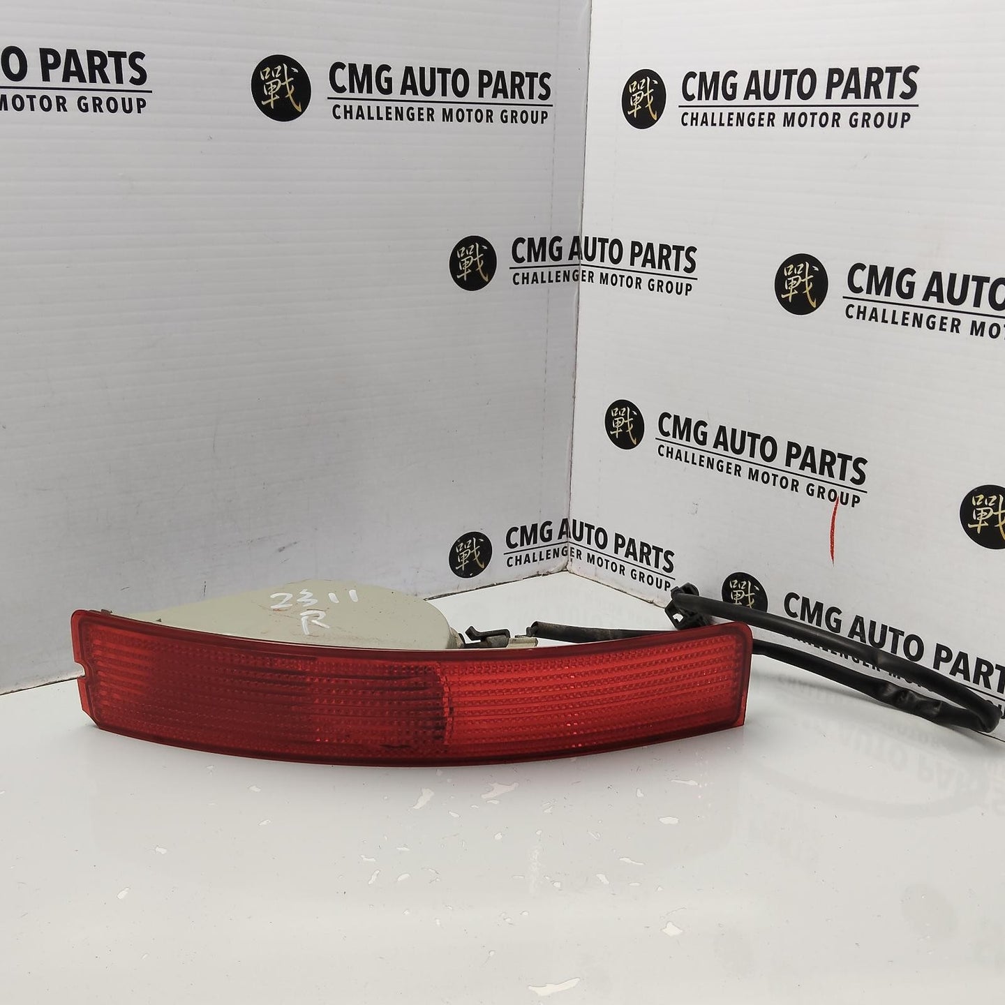 VOLVO XC90 RIGHT TAILLIGHT BUMPER REFLECTOR, 07/03-12/14 03 04 05 06 07 08 09 10