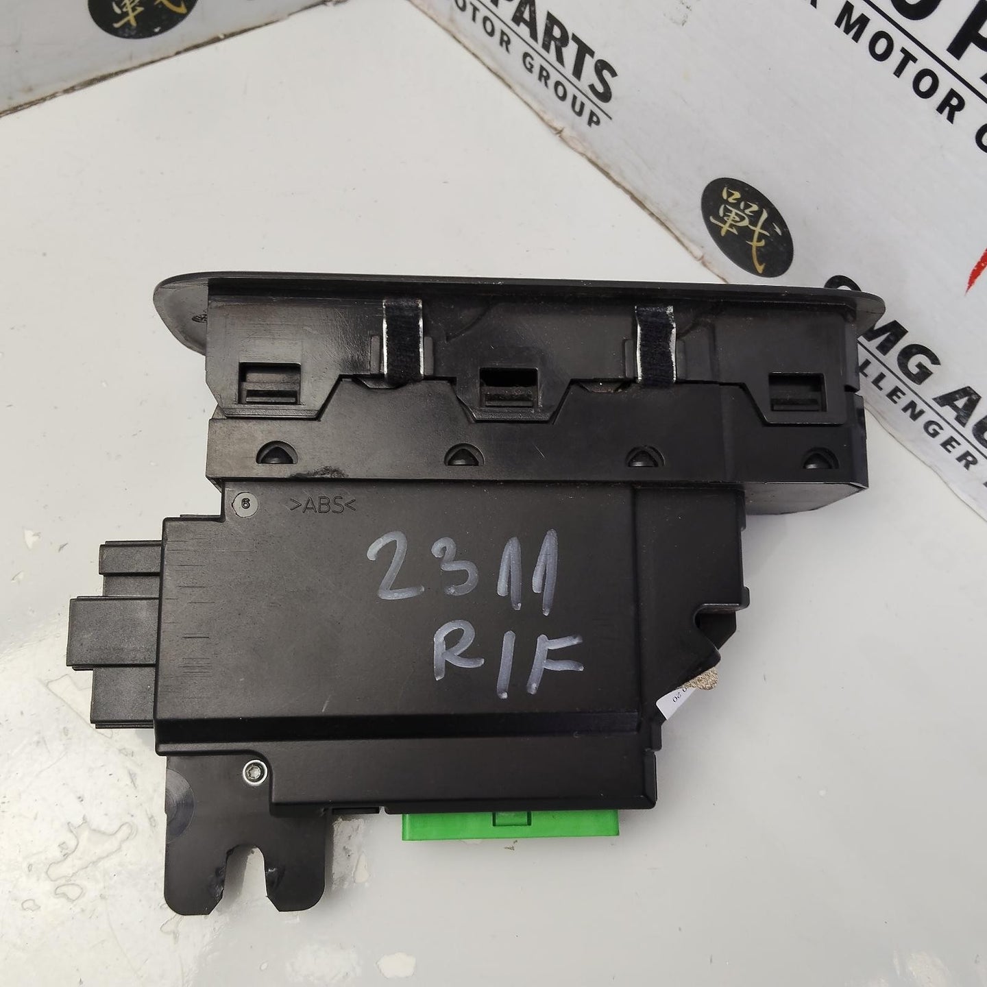VOLVO XC90 POWER WINDOW SWITCH RH FRONT (MASTER SWITCH), VIN 134000- 07/03-12/14